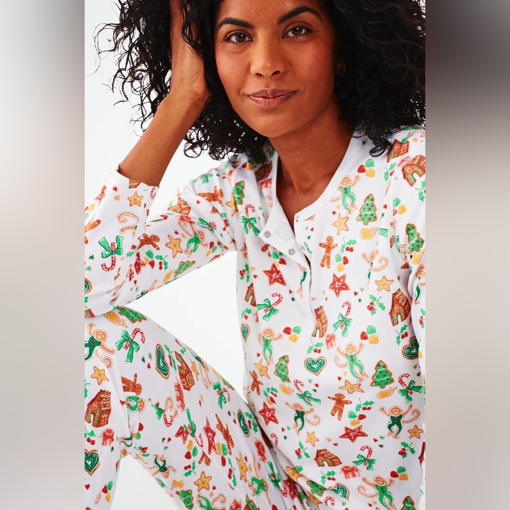 Roller Rabbit Gingerbread Party Long Pajamas Multi‎ Christmas Holiday 2024